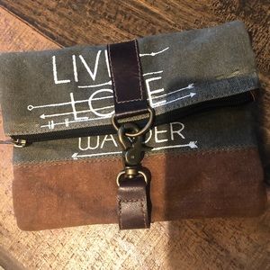 Live Love Wander Clutch / Crossbody